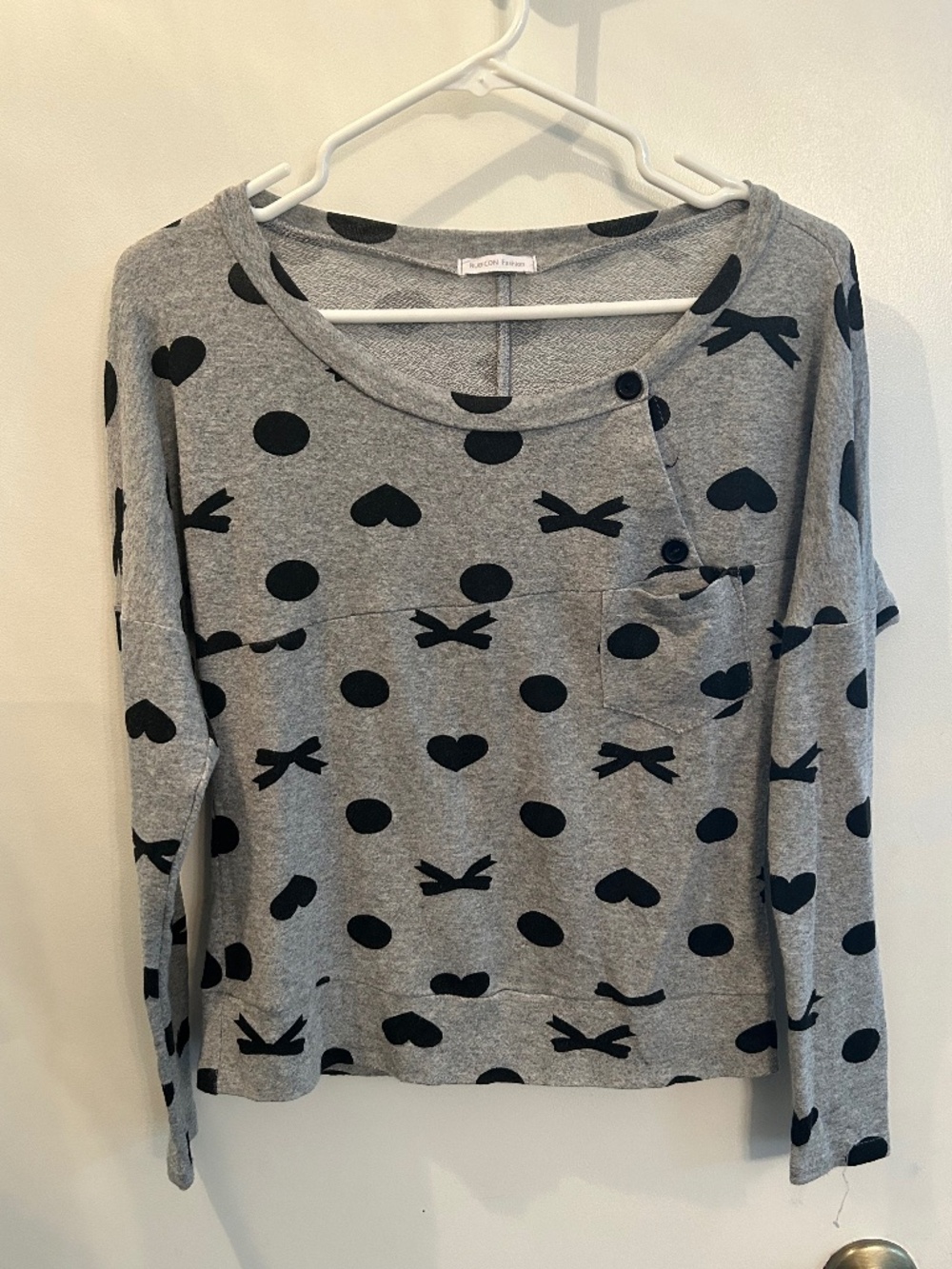 Rubicon Long Sleeve Size between Women's Medium and Large